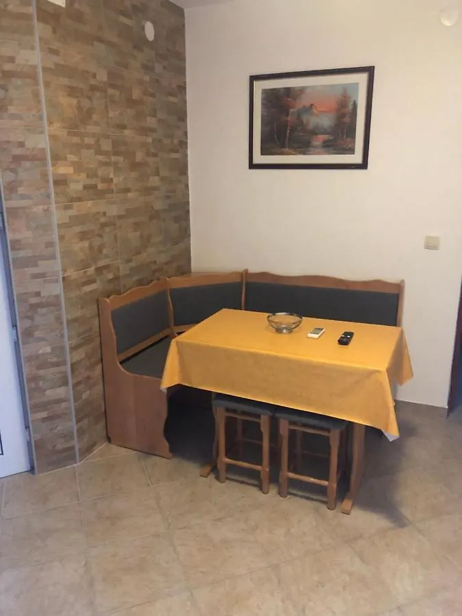 Miro Apartmani Razanac 0*,