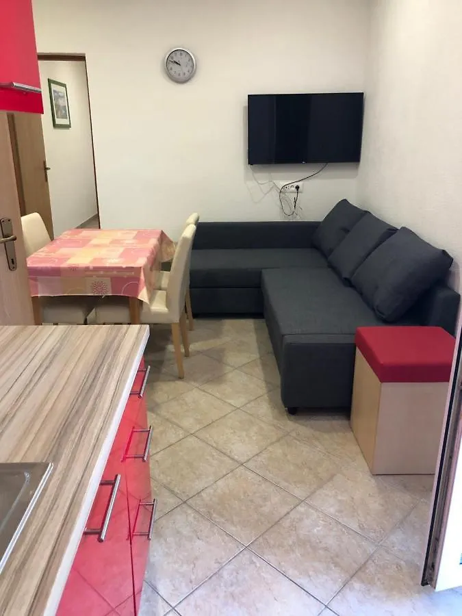 Apartment Miro Apartmani Razanac