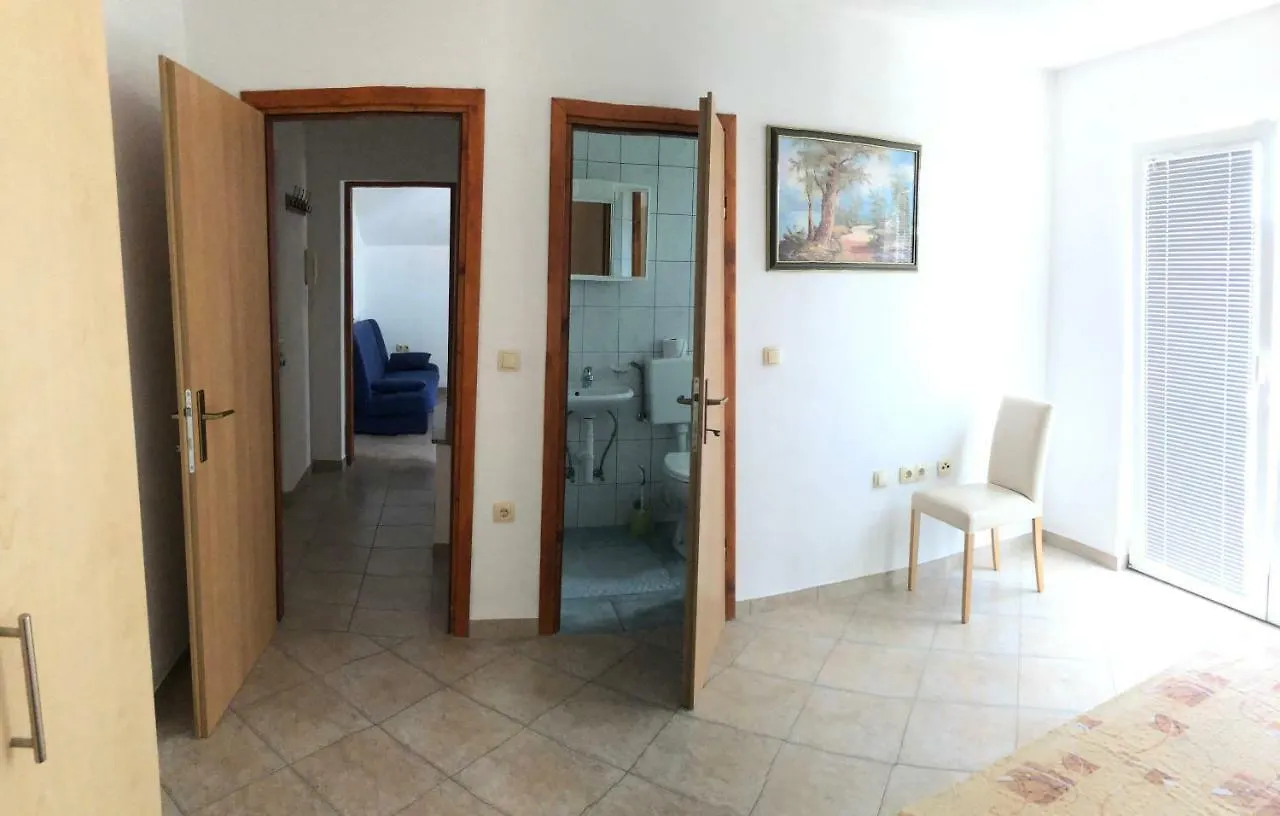 Miro Apartmani Razanac Apartment